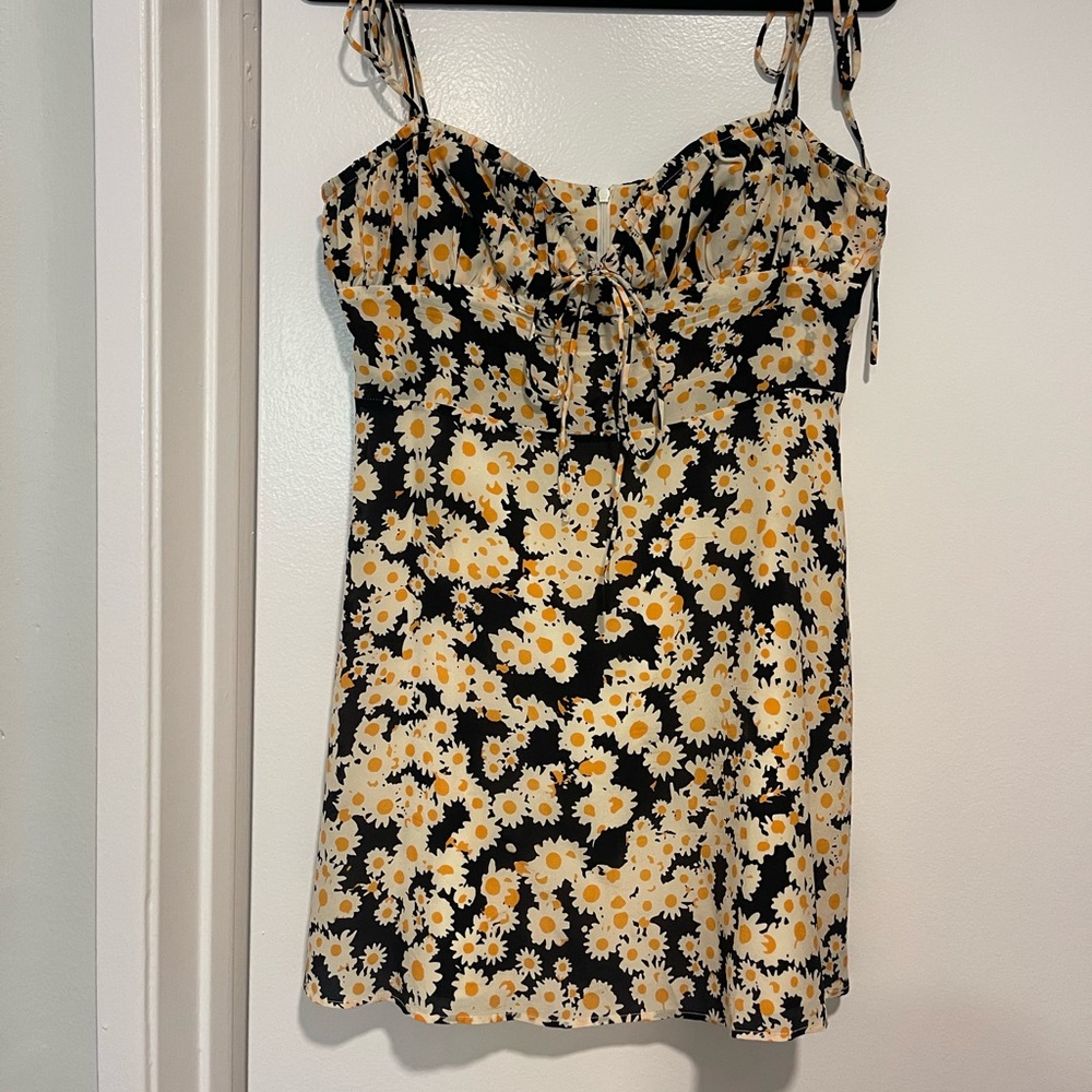 Realisation par Devon dress size large (fits like a medium)